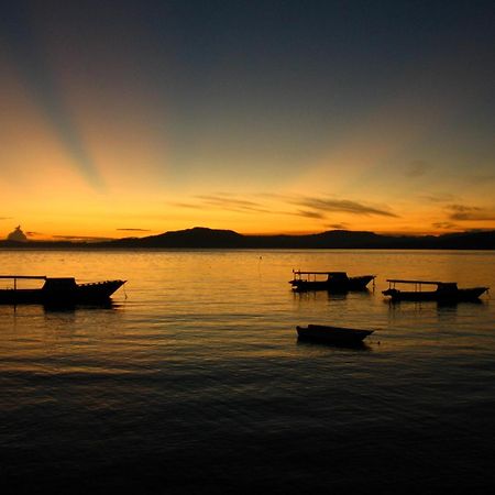 Bunaken Divers Sea Breeze Resort Exterior photo