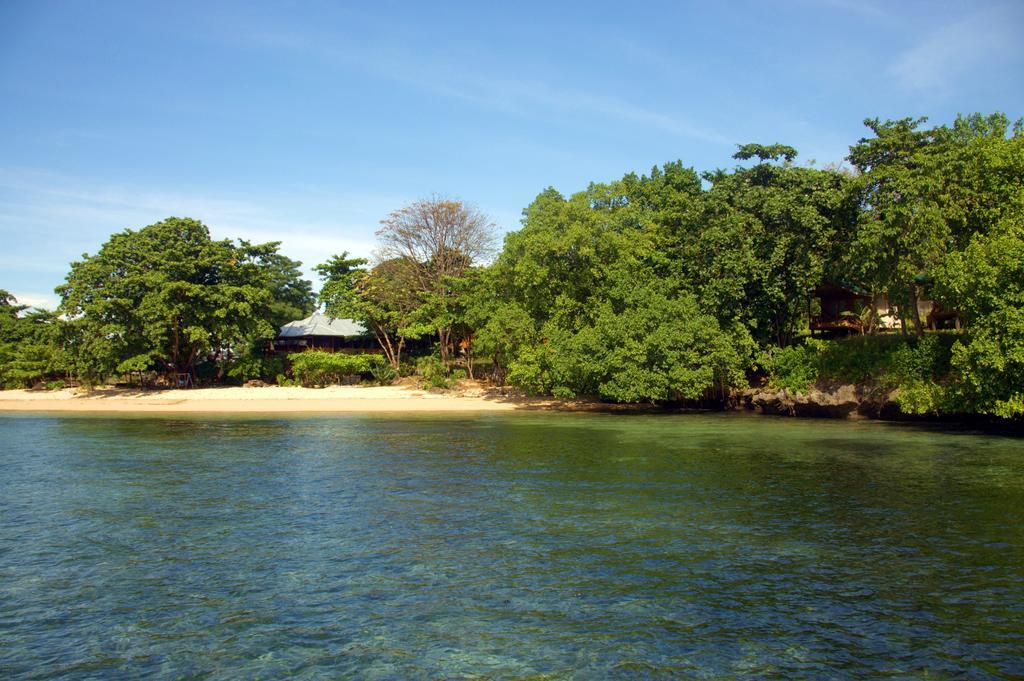 Bunaken Divers Sea Breeze Resort Exterior photo