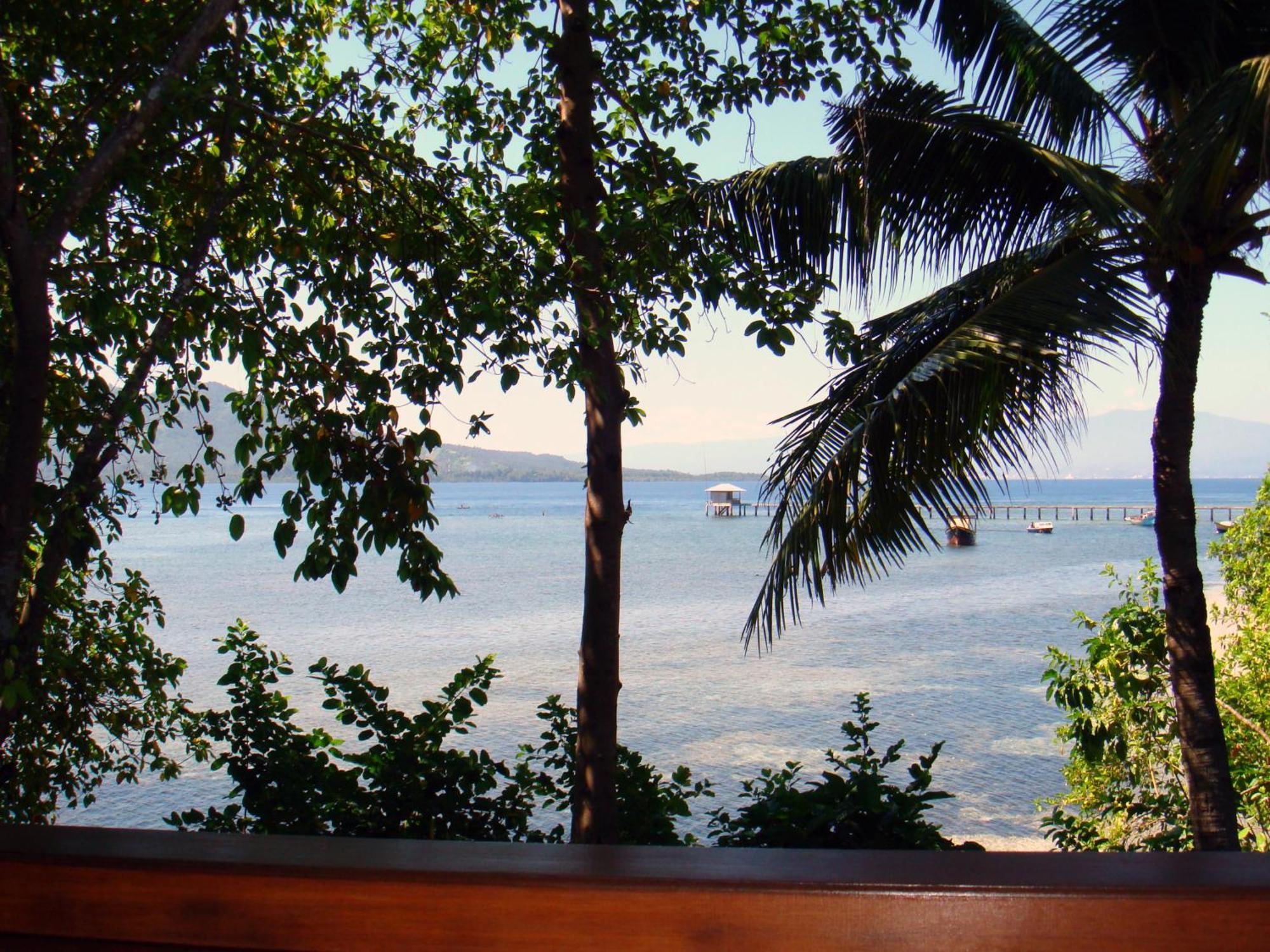 Bunaken Divers Sea Breeze Resort Exterior photo