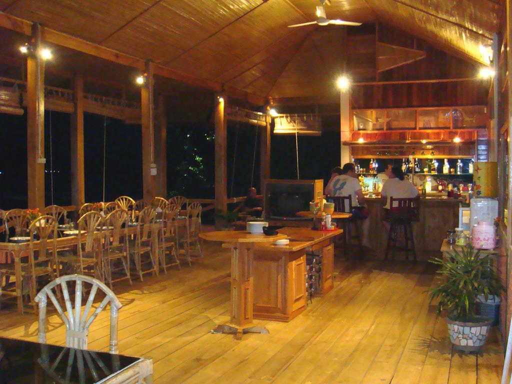 Bunaken Divers Sea Breeze Resort Exterior photo
