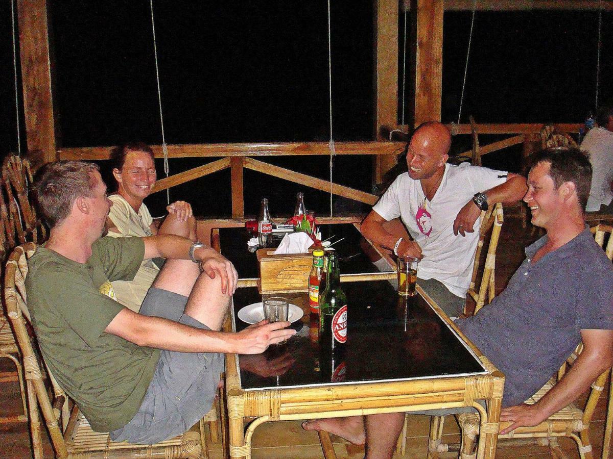 Bunaken Divers Sea Breeze Resort Exterior photo