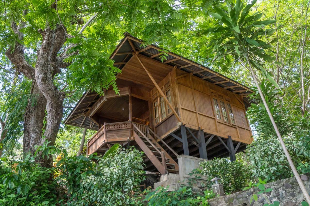 Bunaken Divers Sea Breeze Resort Exterior photo