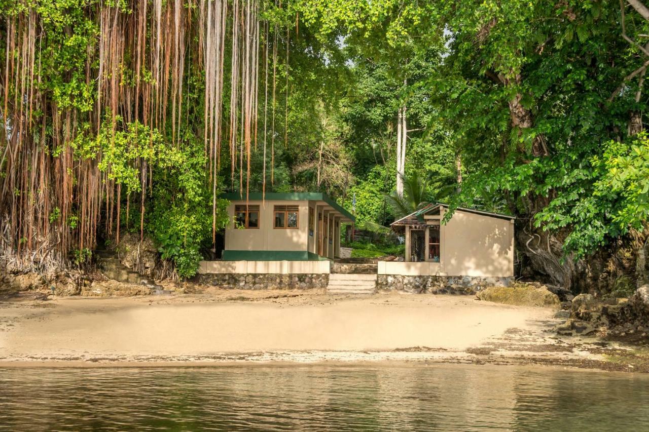 Bunaken Divers Sea Breeze Resort Exterior photo